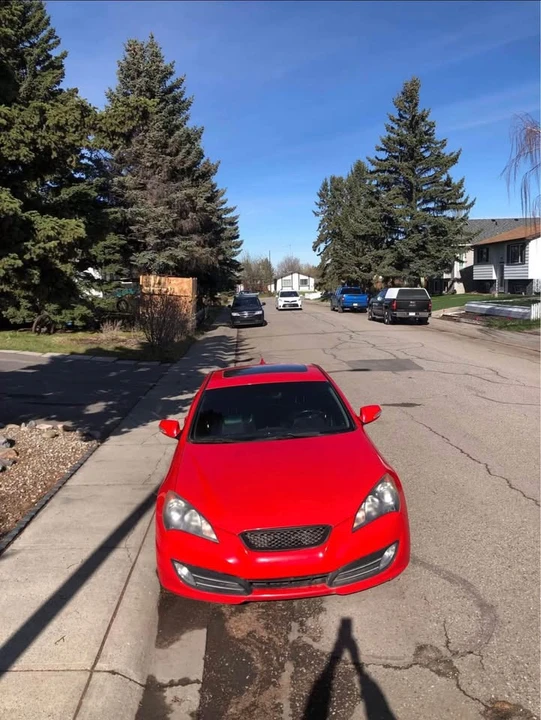 2010 Hyundai Genesis Coupe - Image 10 of 12