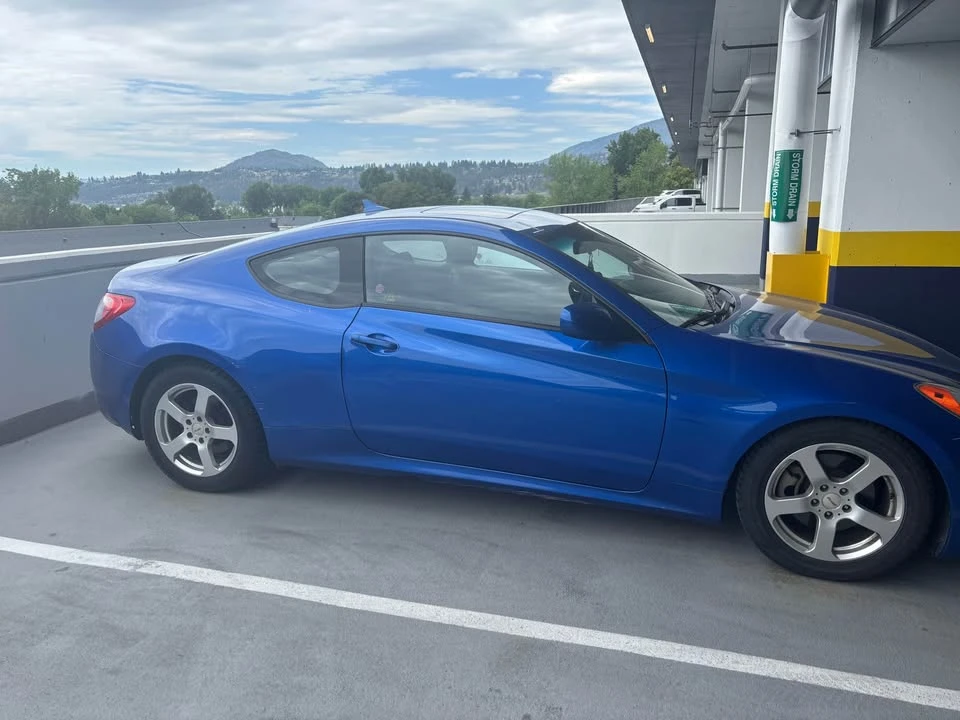 2010 Hyundai Genesis Coupe - Image 3 of 6