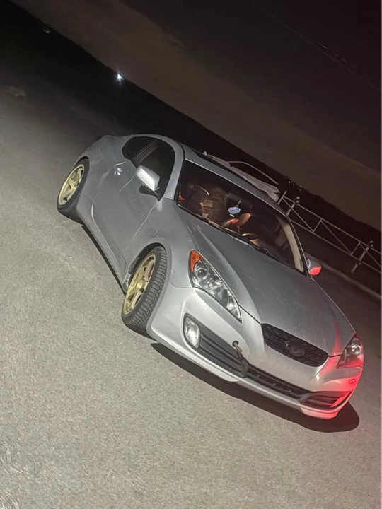 2010 Hyundai Genesis Coupe - Image 2 of 4