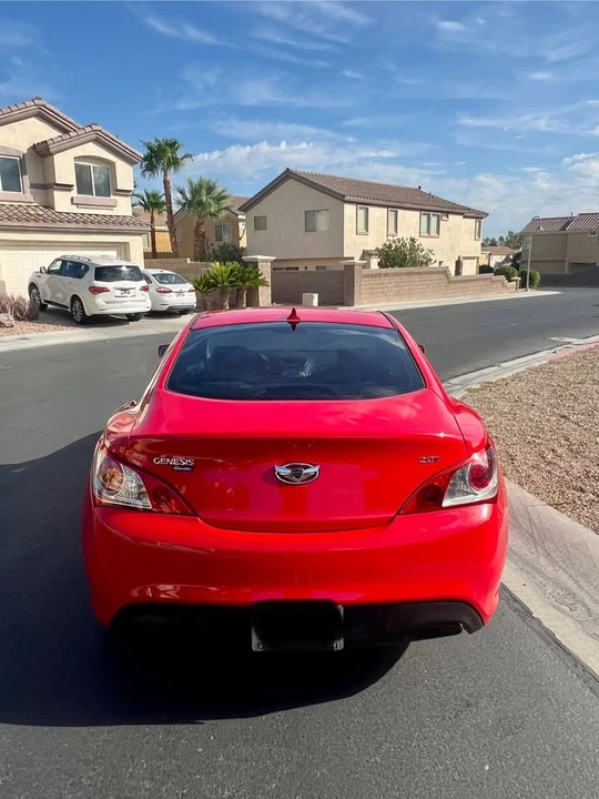2010 Hyundai Genesis Coupe - Image 8 of 17