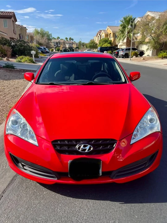 2010 Hyundai Genesis Coupe - Image 2 of 17