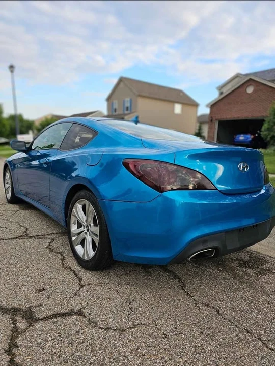 2010 Hyundai Genesis Coupe - Image 2 of 10