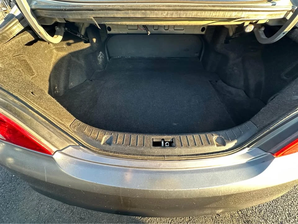 2010 Hyundai Genesis Coupe - Image 5 of 13