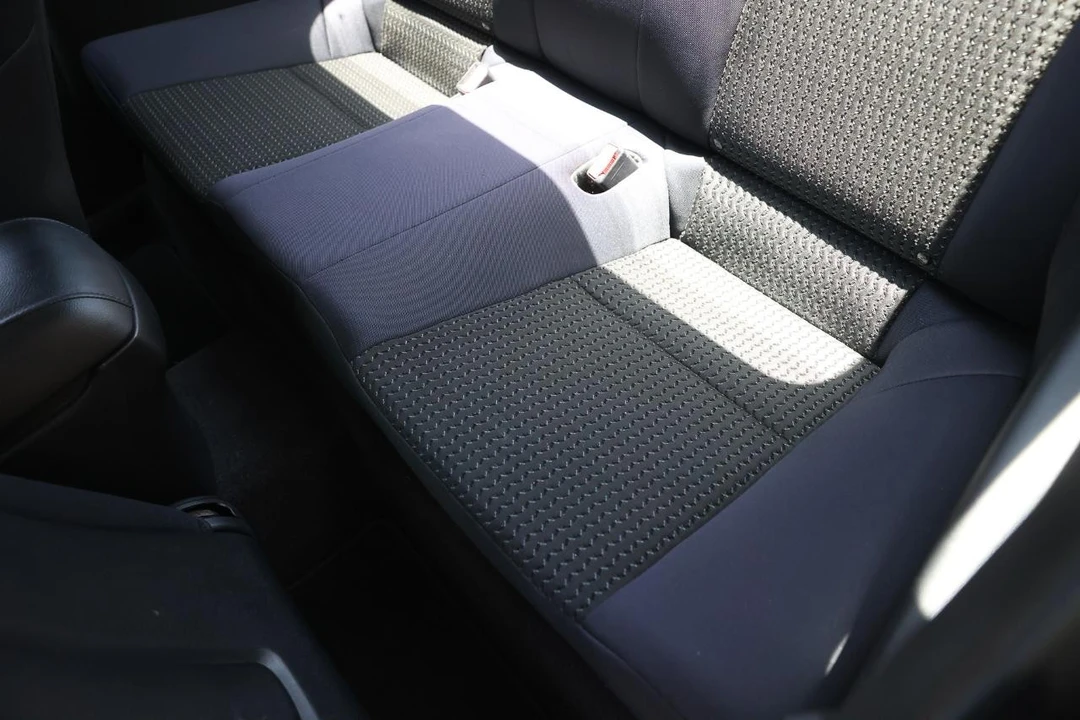 2010 Hyundai Genesis Coupe - Image 8 of 31
