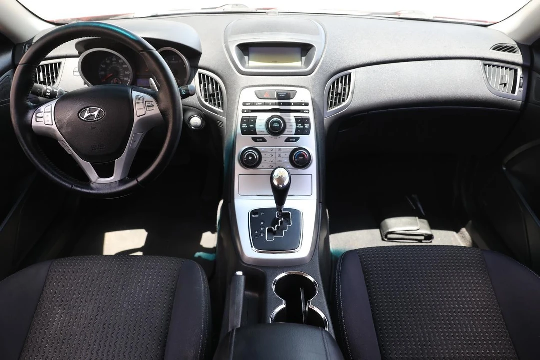 2010 Hyundai Genesis Coupe - Image 2 of 31