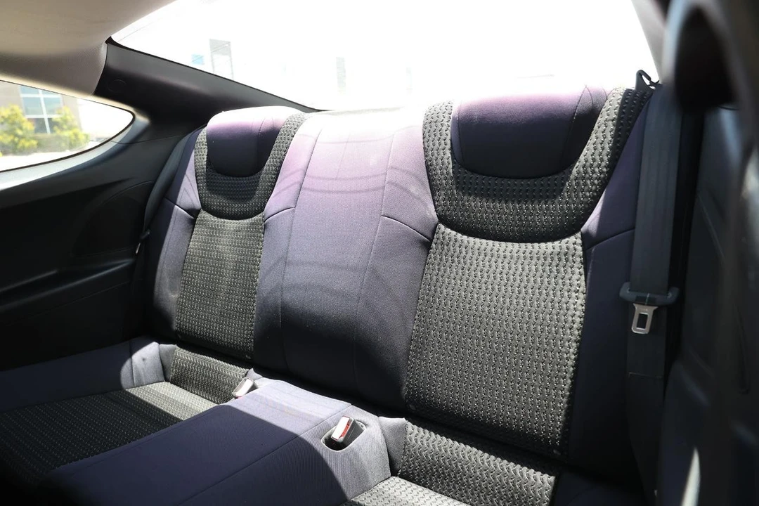 2010 Hyundai Genesis Coupe - Image 6 of 31