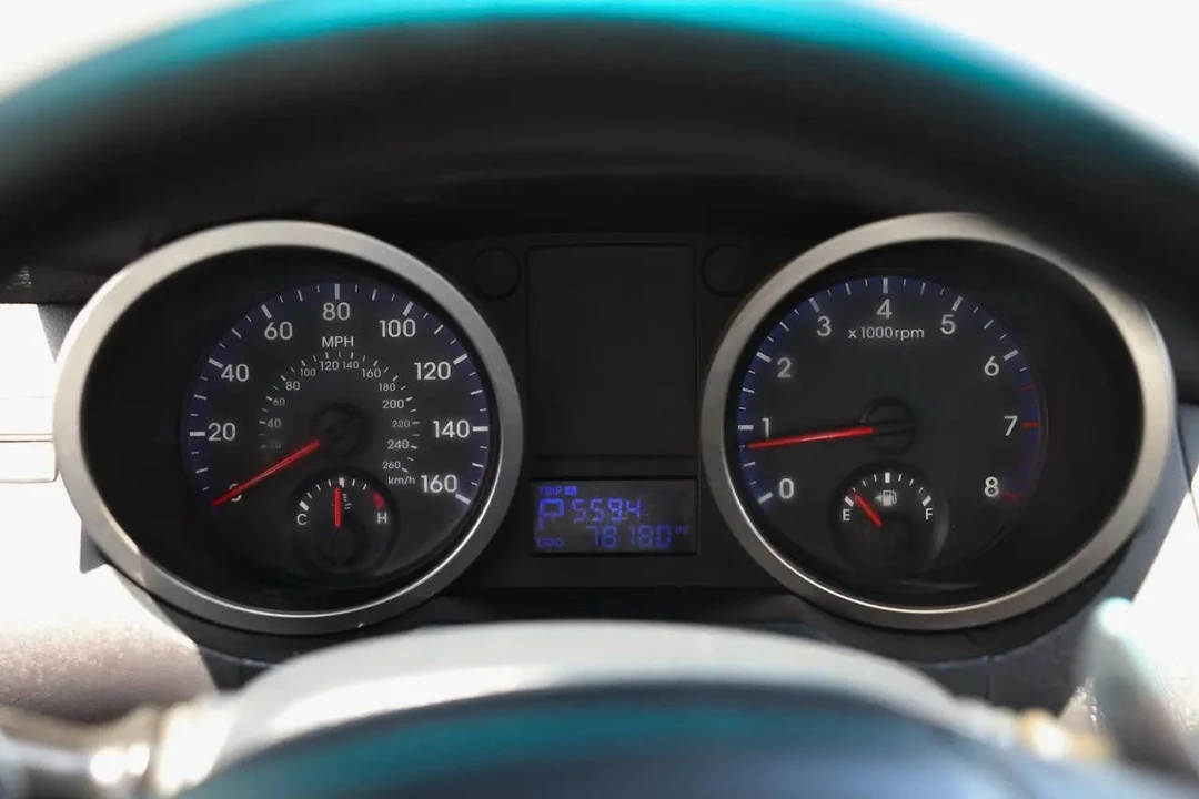2010 Hyundai Genesis Coupe - Image 29 of 31