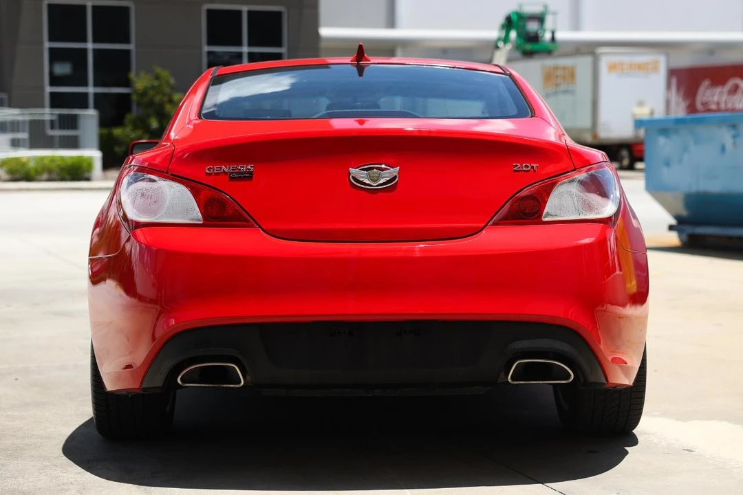 2010 Hyundai Genesis Coupe - Image 7 of 31