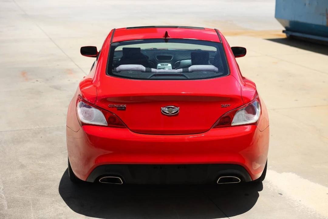 2010 Hyundai Genesis Coupe - Image 9 of 31