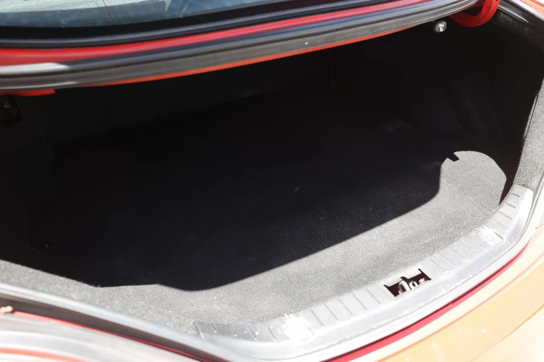 2010 Hyundai Genesis Coupe - Image 24 of 31