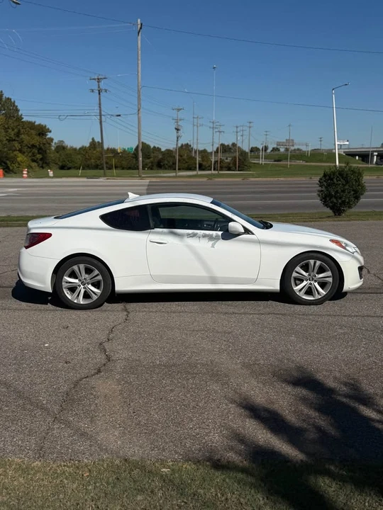 2010 Hyundai Genesis Coupe - Image 7 of 20
