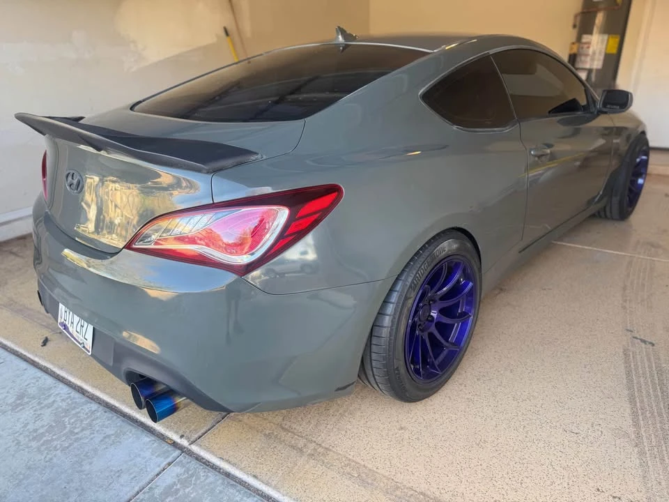 2010 Hyundai Genesis Coupe - Image 2 of 3