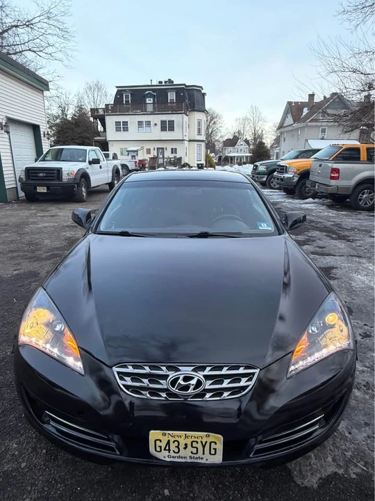 2010 Hyundai Genesis Coupe - Image 12 of 12