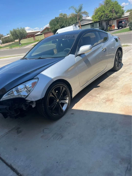 2010 Hyundai Genesis Coupe - Image 2 of 4