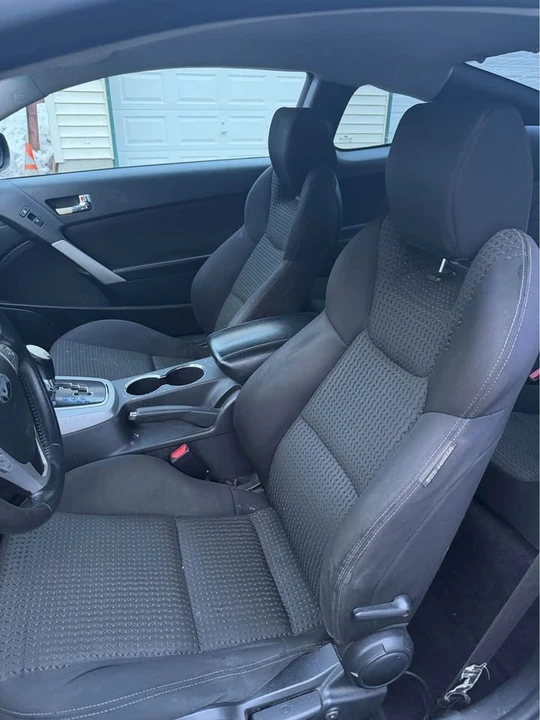 2010 Hyundai Genesis Coupe - Image 3 of 12