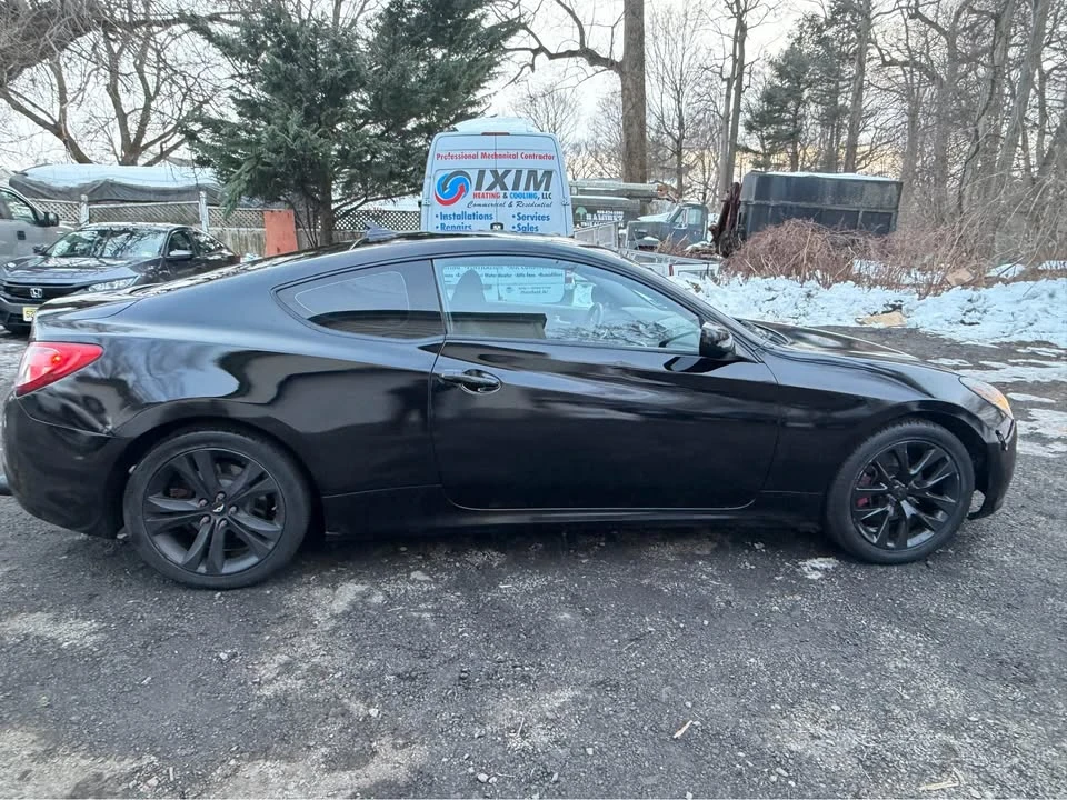 2010 Hyundai Genesis Coupe - Image 9 of 12