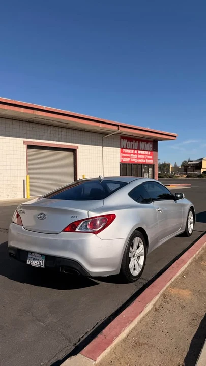 2010 Hyundai Genesis Coupe - Image 3 of 7