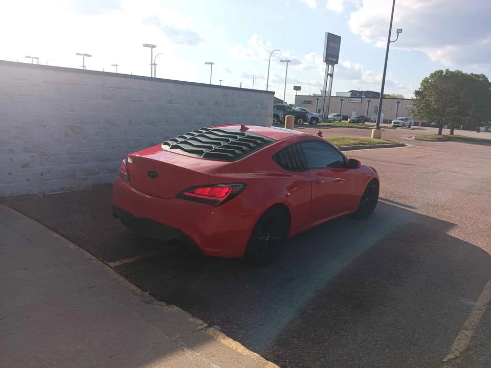 2010 Hyundai Genesis Coupe - Image 4 of 4