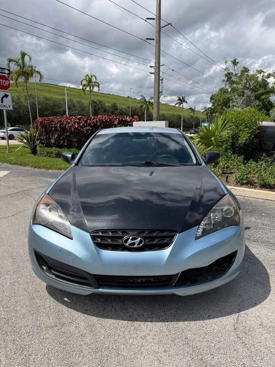 2010 Hyundai Genesis Coupe - Image 2 of 15