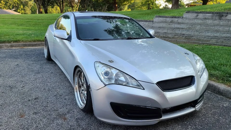 2010 Hyundai Genesis Coupe - Image 9 of 12