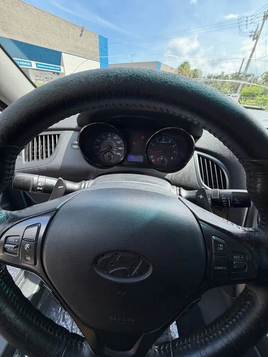 2010 Hyundai Genesis Coupe - Image 13 of 15