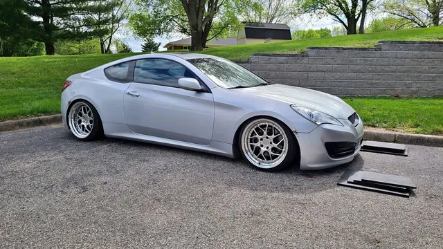 2010 Hyundai Genesis Coupe 2.0T Coupe 2D