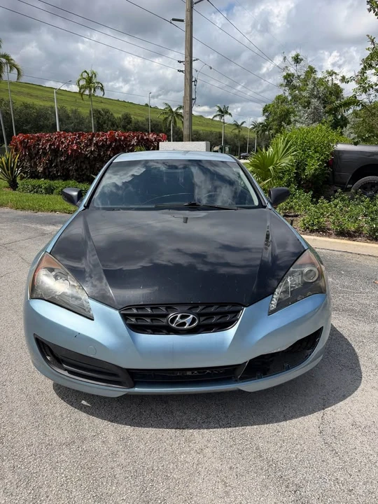 2010 Hyundai Genesis Coupe - Image 9 of 15