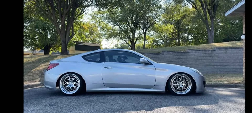 2010 Hyundai Genesis Coupe - Image 3 of 12