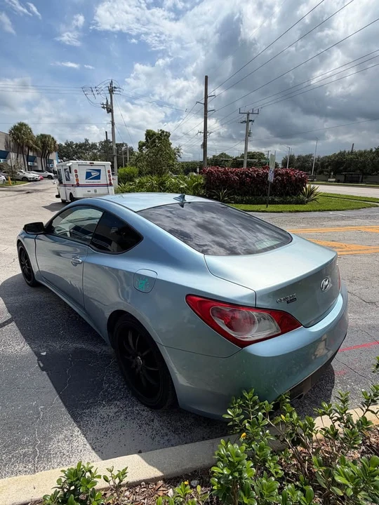 2010 Hyundai Genesis Coupe - Image 4 of 15