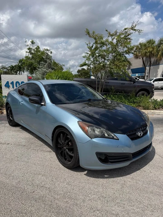 2010 Hyundai Genesis Coupe - Image 8 of 15