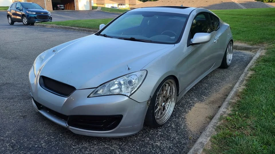 2010 Hyundai Genesis Coupe - Image 12 of 12