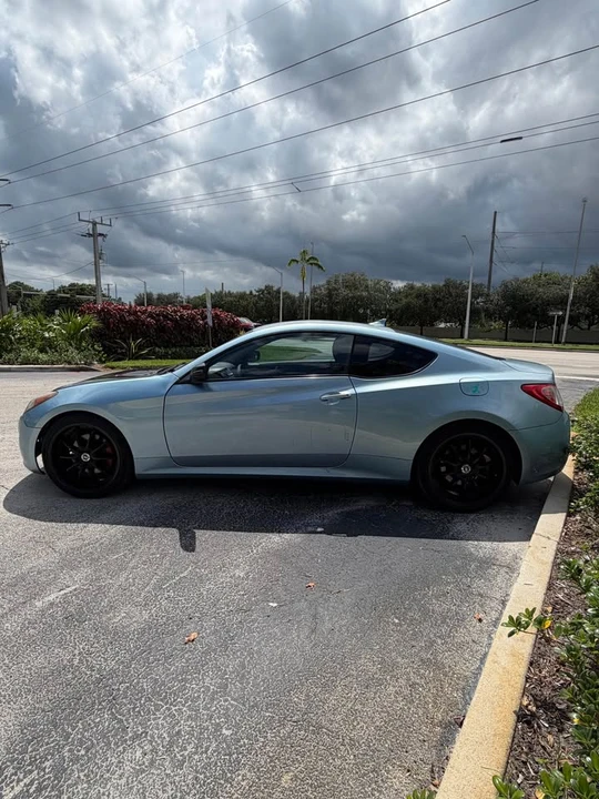 2010 Hyundai Genesis Coupe - Image 3 of 15