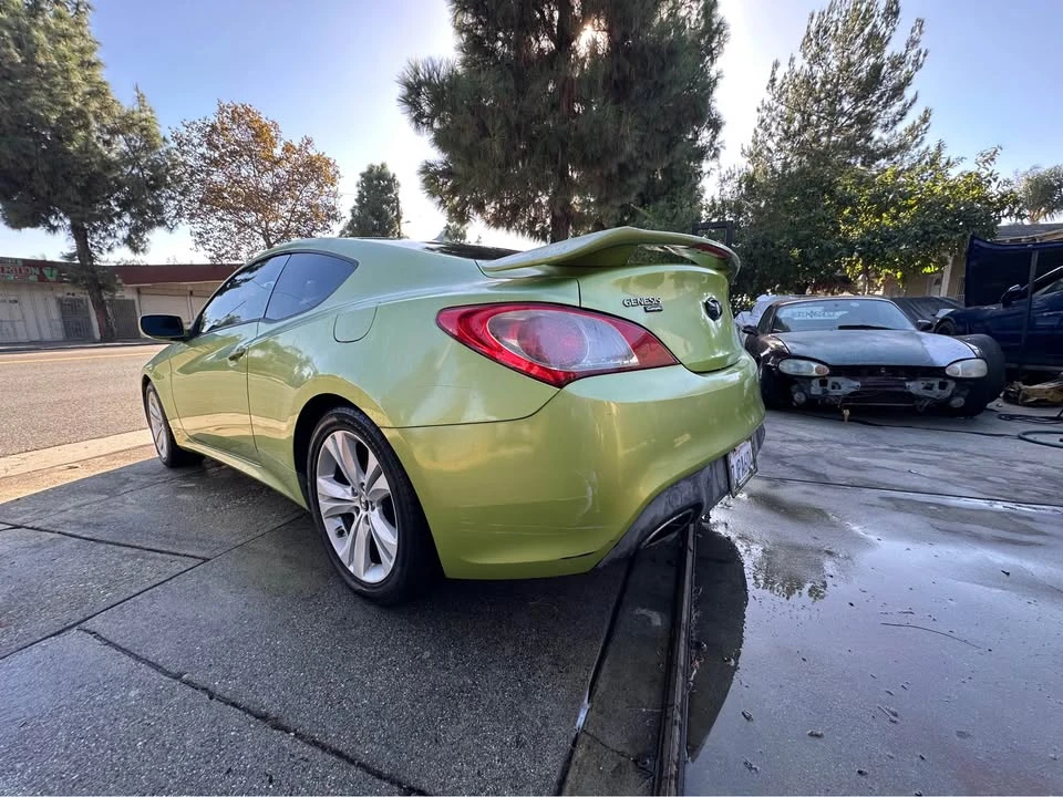 2010 Hyundai Genesis Coupe - Image 3 of 10