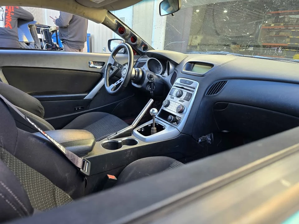 2010 Hyundai Genesis Coupe - Image 6 of 9