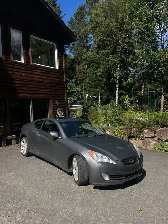 2010 Hyundai Genesis Coupe - Image 5 of 16
