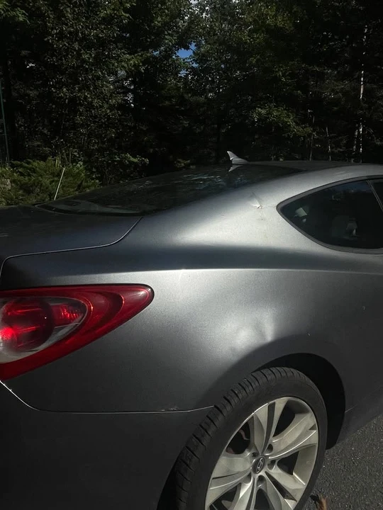 2010 Hyundai Genesis Coupe - Image 10 of 16