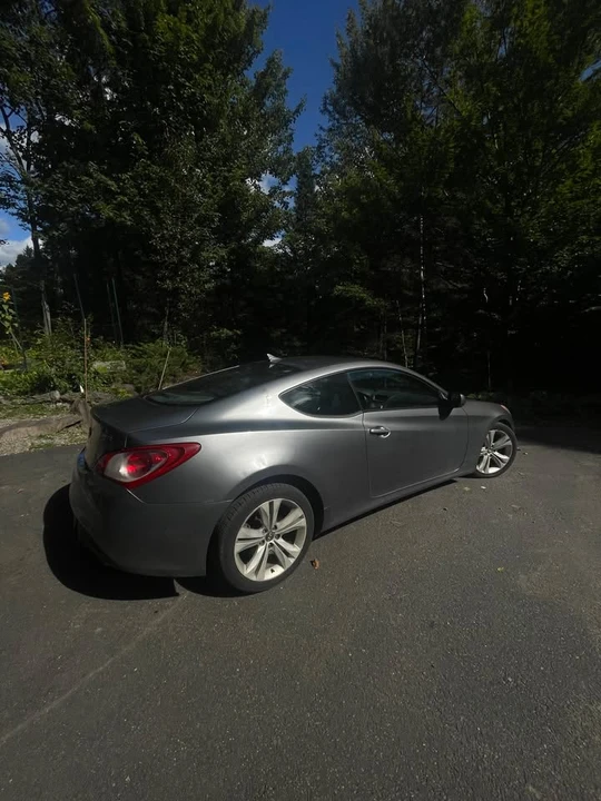 2010 Hyundai Genesis Coupe - Image 2 of 16