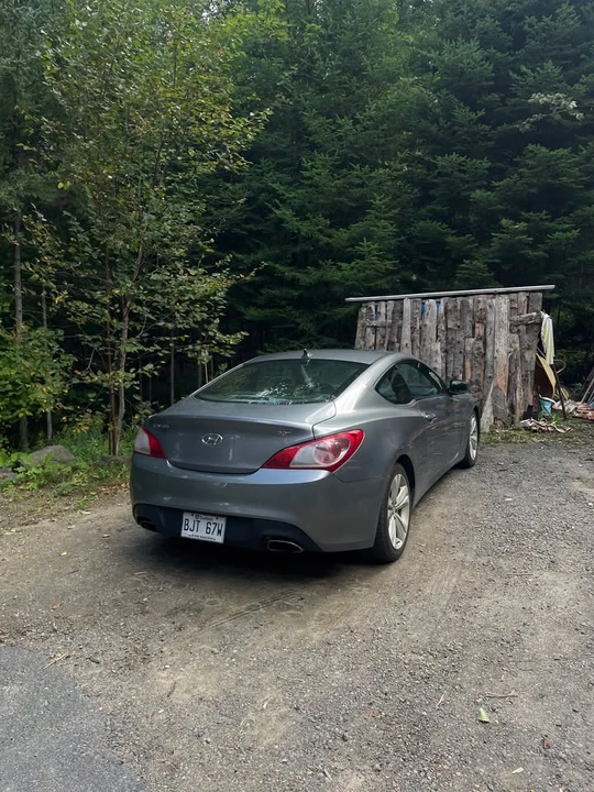 2010 Hyundai Genesis Coupe - Image 16 of 16
