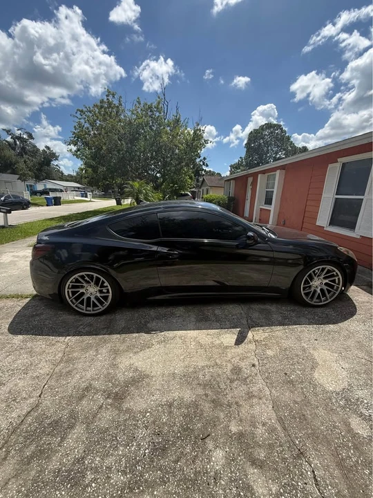 2010 Hyundai Genesis Coupe - Image 6 of 14