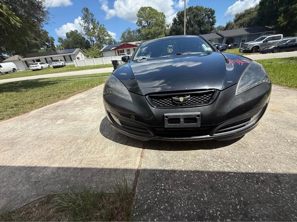 2010 Hyundai Genesis Coupe - Image 4 of 14