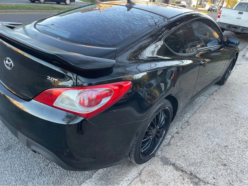 2010 Hyundai Genesis Coupe - Image 6 of 17