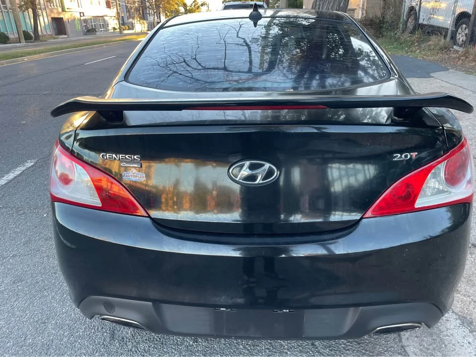 2010 Hyundai Genesis Coupe - Image 2 of 17