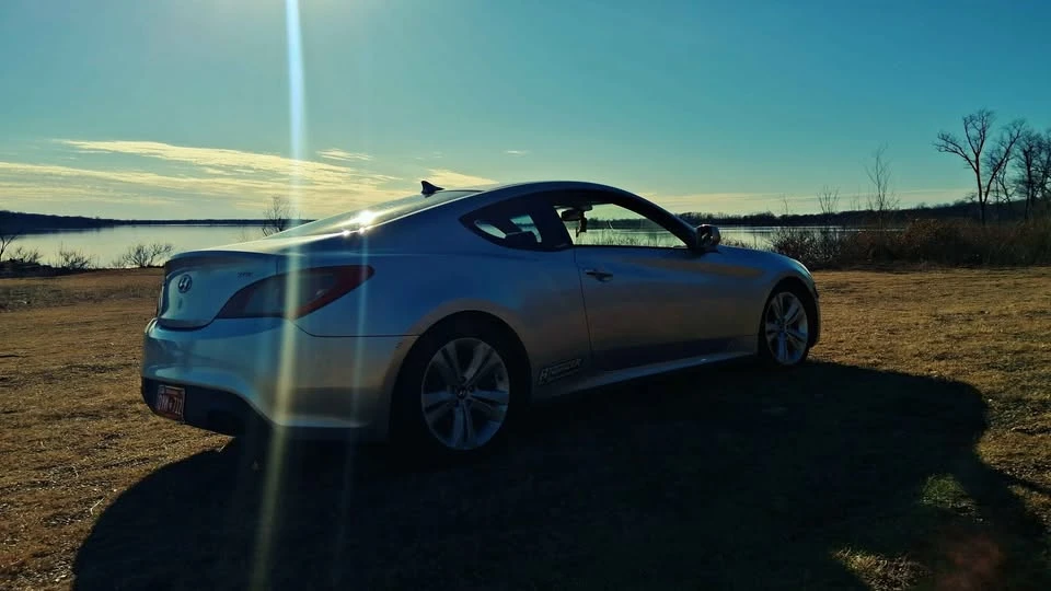 2010 Hyundai Genesis Coupe - Image 5 of 14