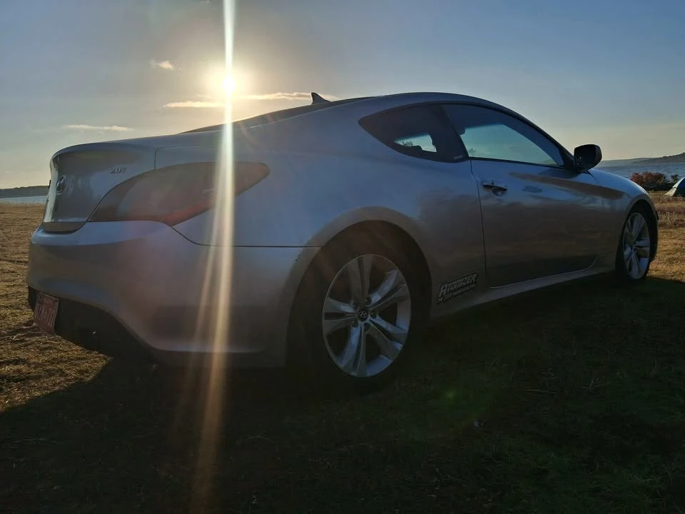 2010 Hyundai Genesis Coupe - Image 10 of 14
