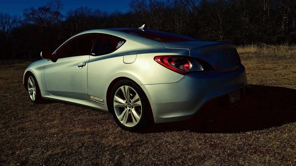 2010 Hyundai Genesis Coupe - Image 4 of 14