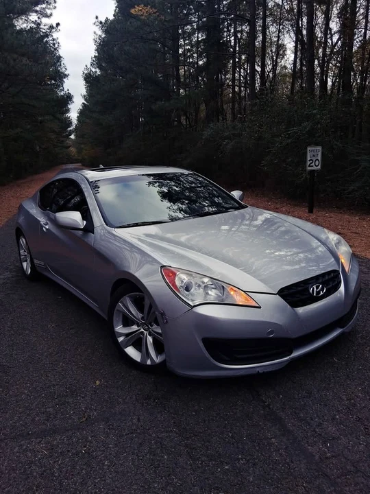 2010 Hyundai Genesis Coupe - Image 8 of 14