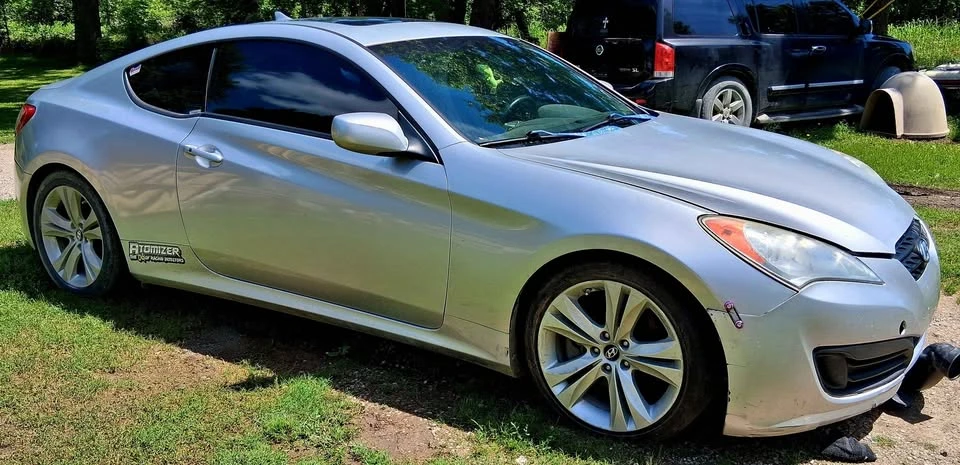 2010 Hyundai Genesis Coupe - Image 13 of 14