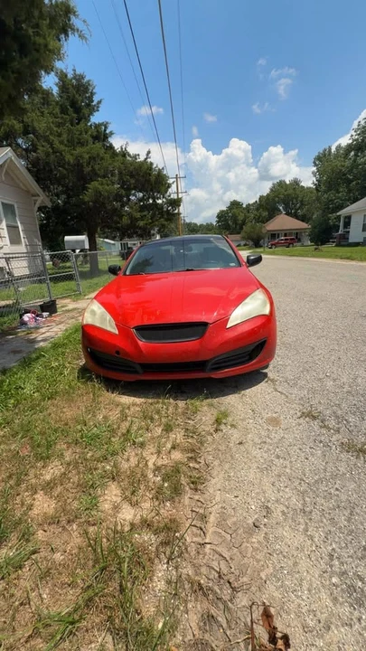 2010 Hyundai Genesis Coupe - Image 8 of 10