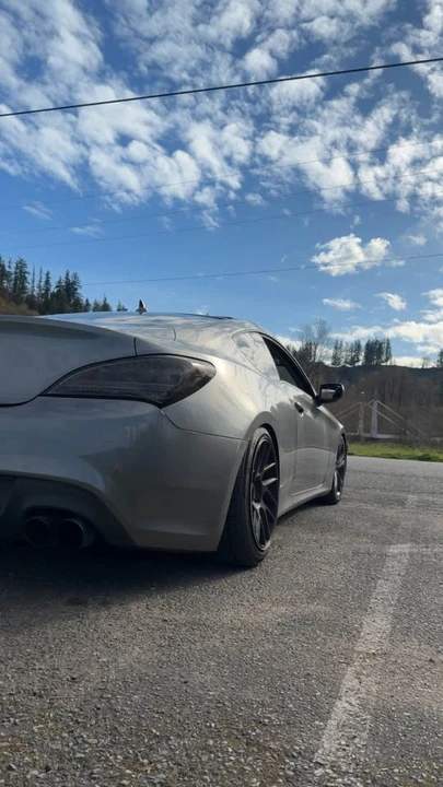 2010 Hyundai Genesis Coupe - Image 6 of 7
