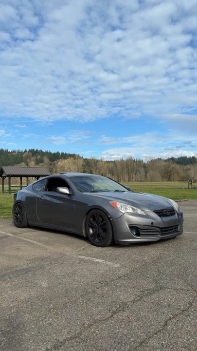 2010 Hyundai Genesis Coupe - Image 3 of 7